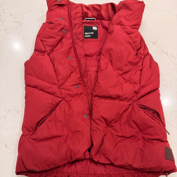 Under Armour Women’s Puffer Vest – Red – Size Small - Picture 1 of 5